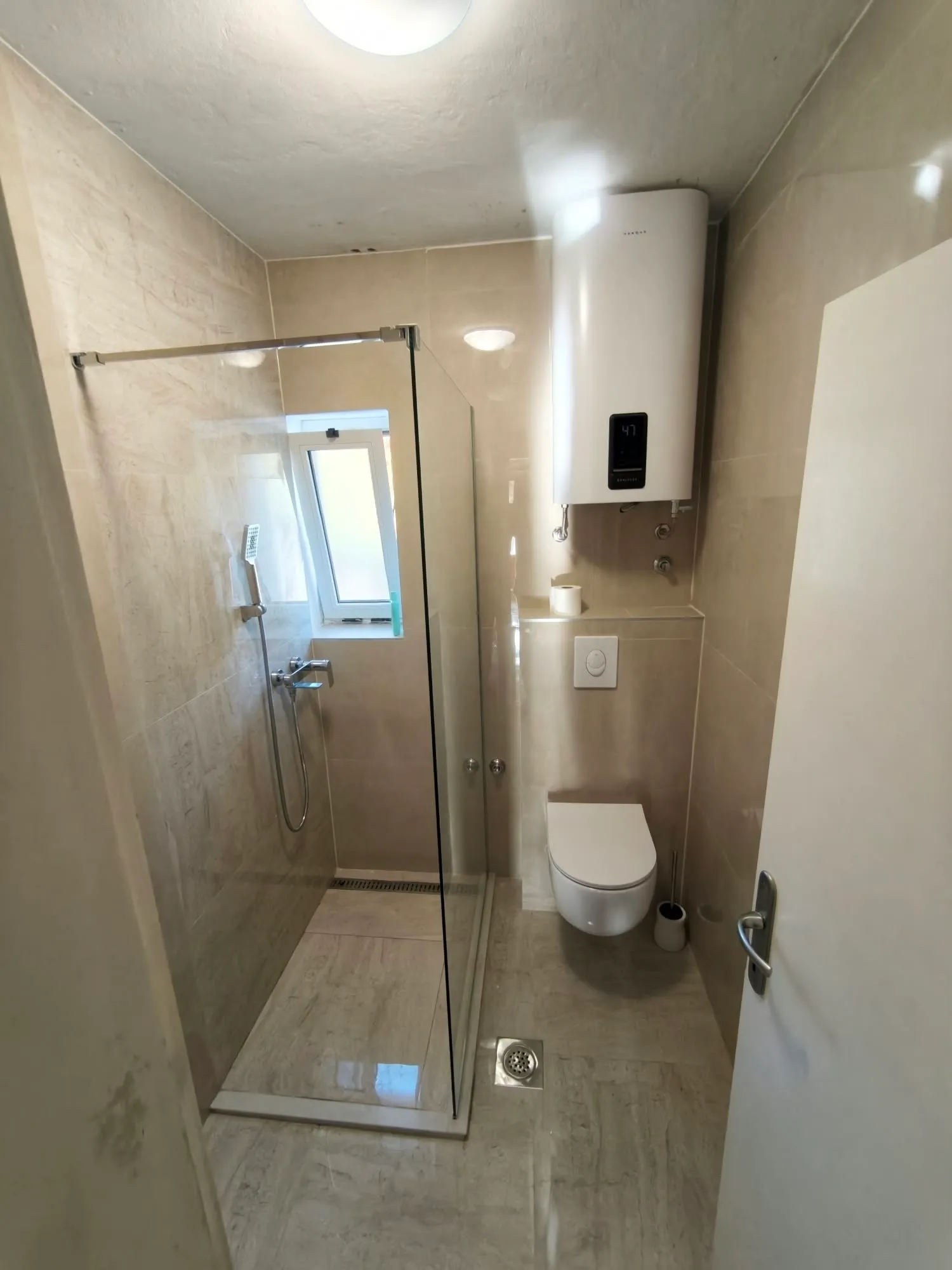Kupatilo s walk-in tušem: gotov rad
