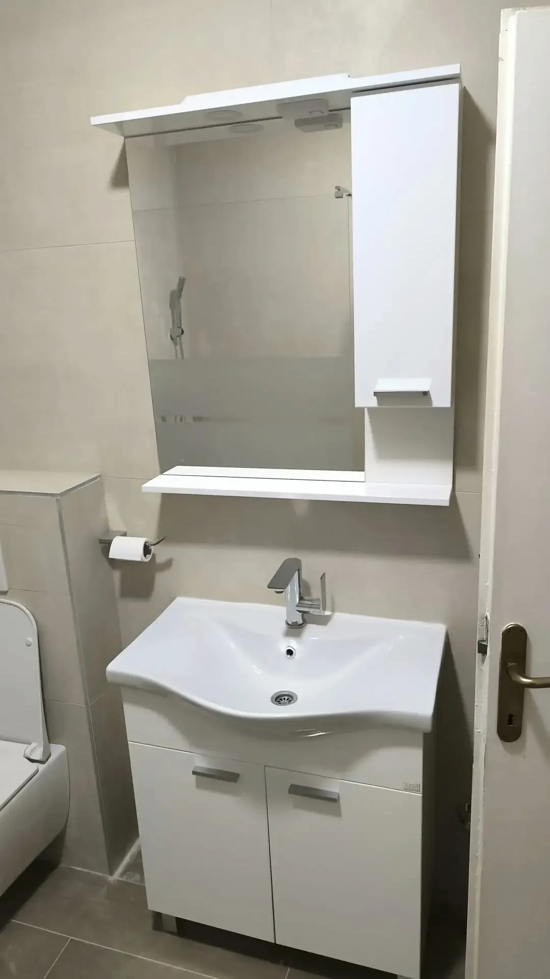 Kupatilo s walk-in tušem i mat staklom: gotovo, fotografija 2